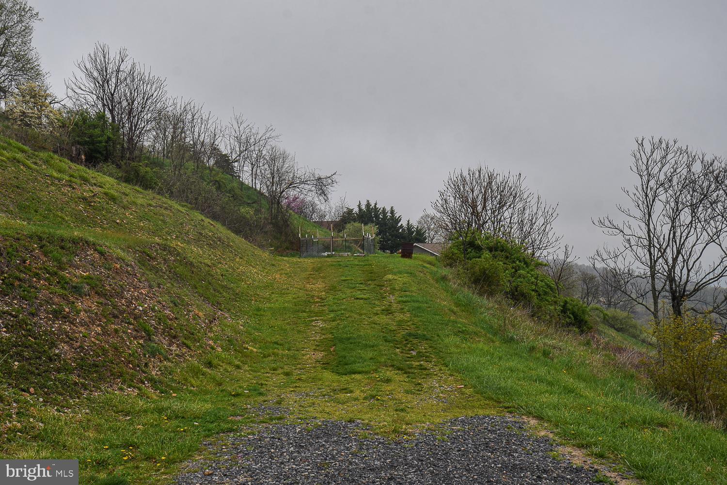 THE PINNACLE - Residential