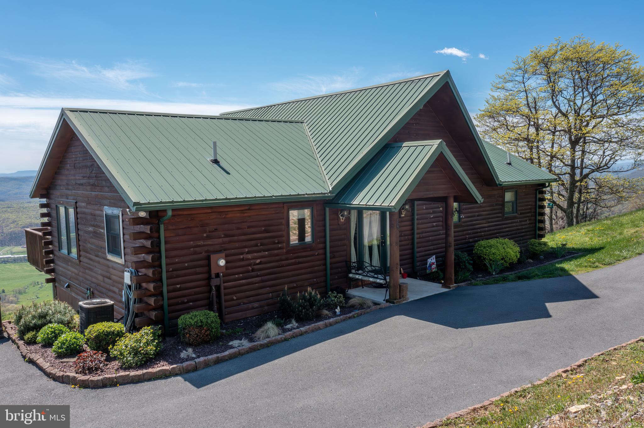 THE PINNACLE - Residential