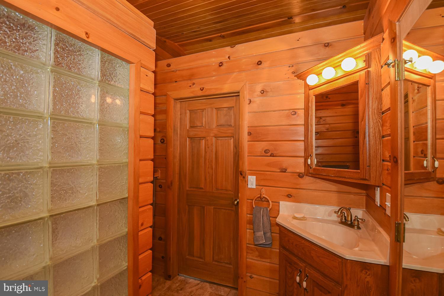 THE PINNACLE - Residential