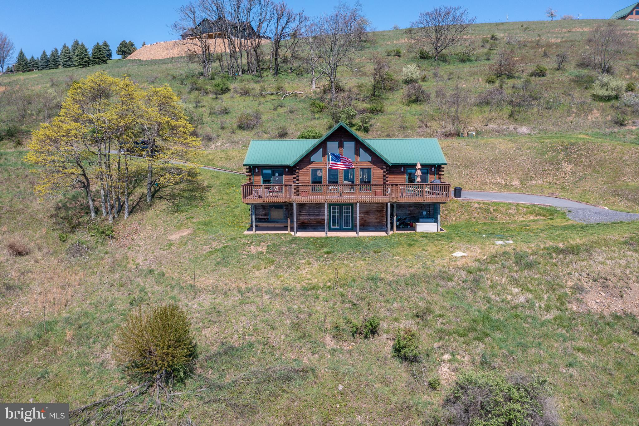 THE PINNACLE - Residential