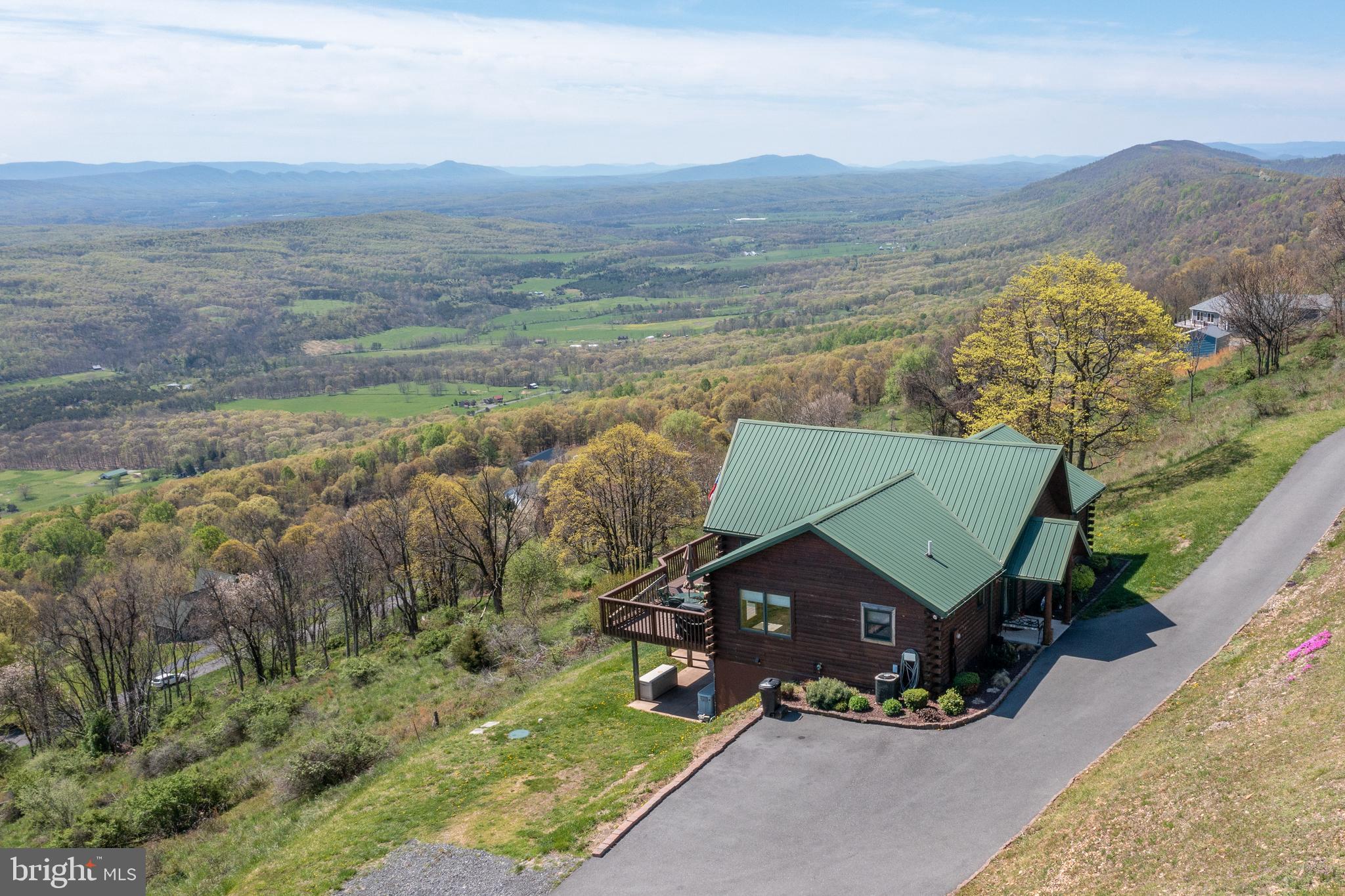 THE PINNACLE - Residential