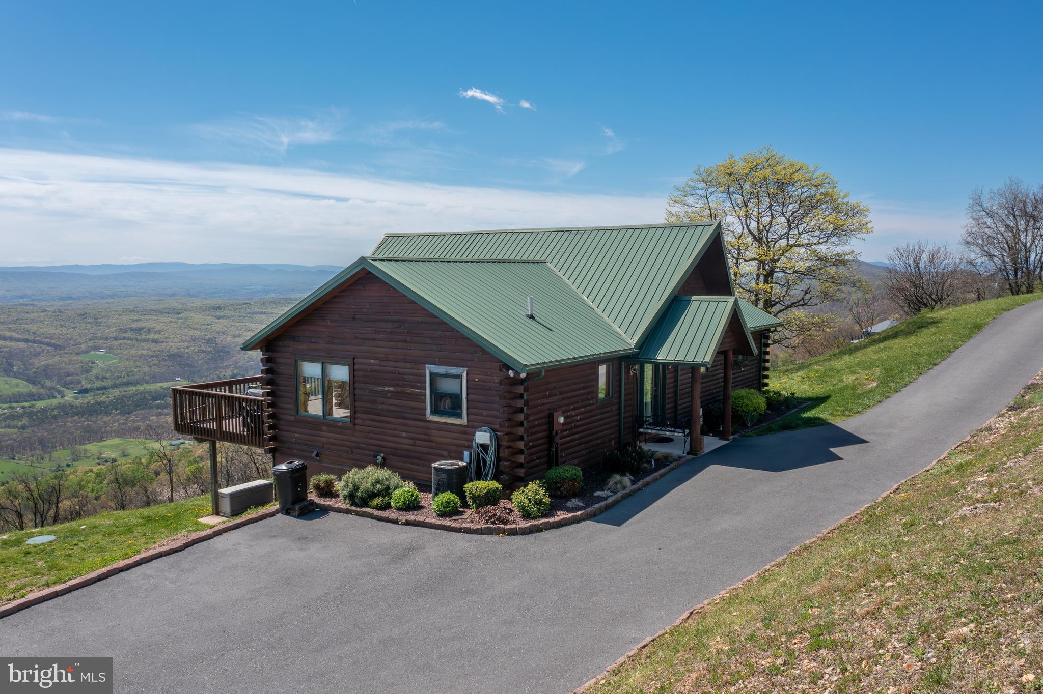 THE PINNACLE - Residential