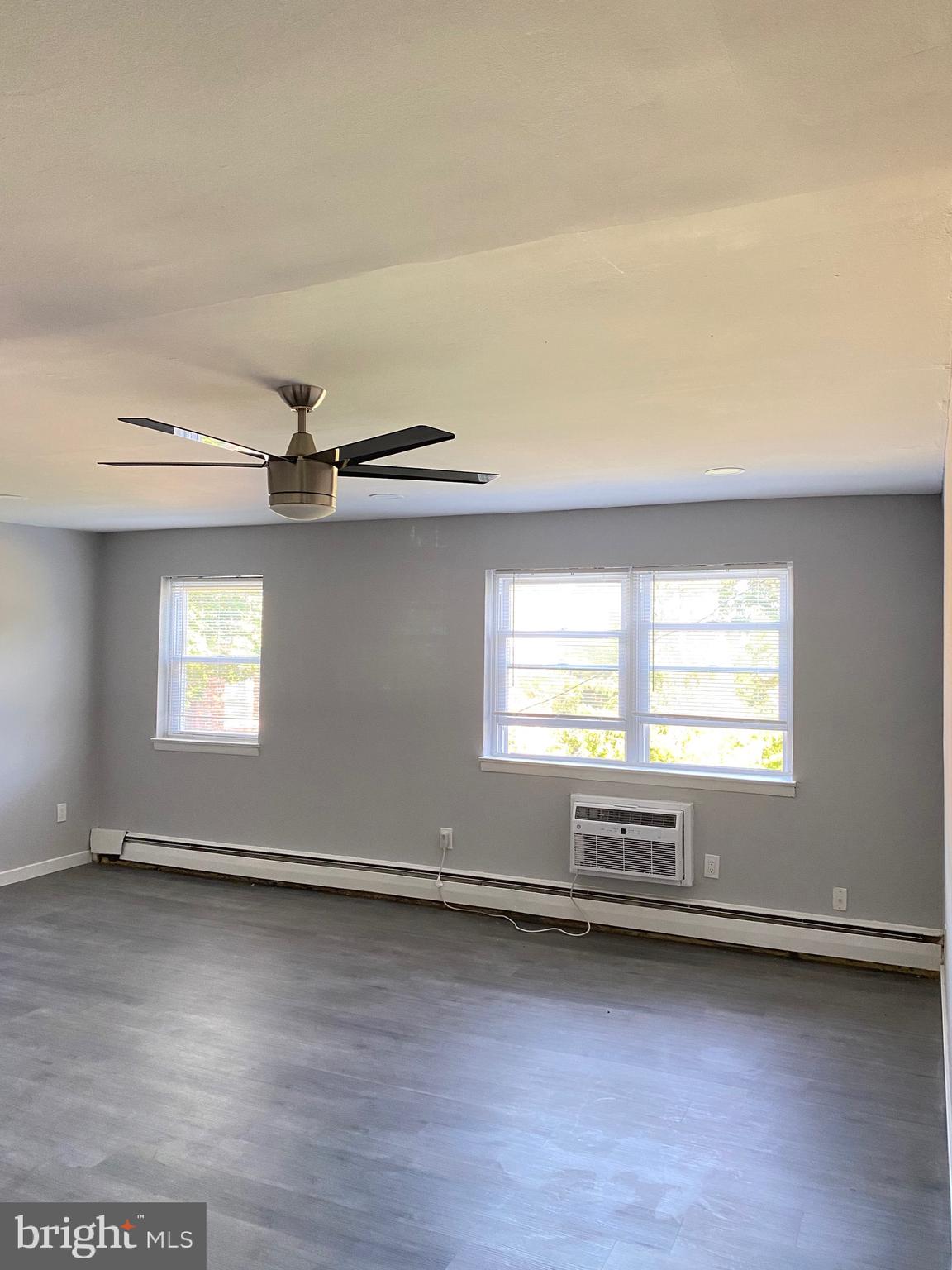 262 E CLIVEDEN STREET 10