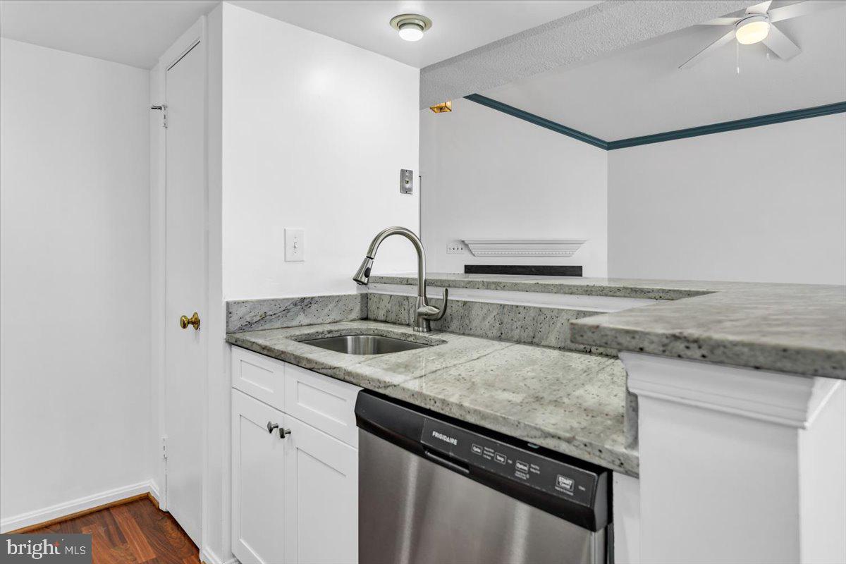 THE VISTAS - Residential Lease