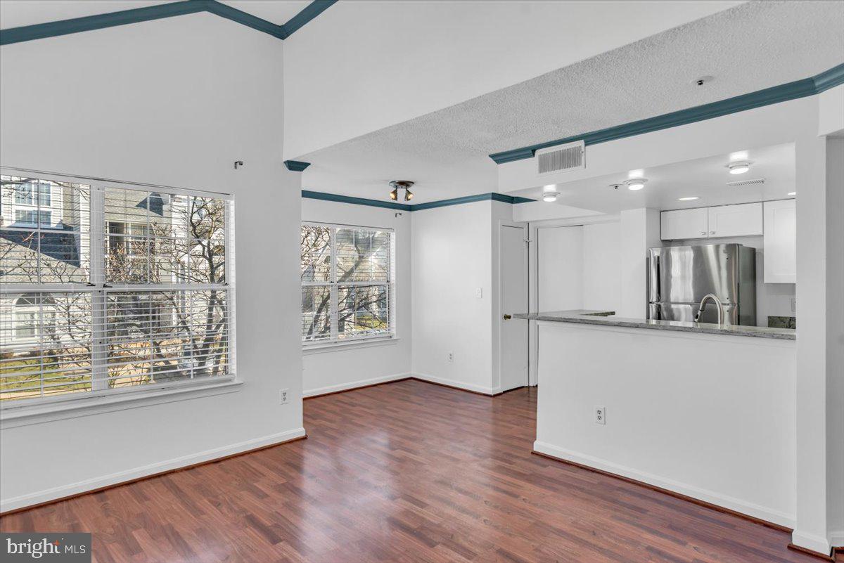 THE VISTAS - Residential Lease