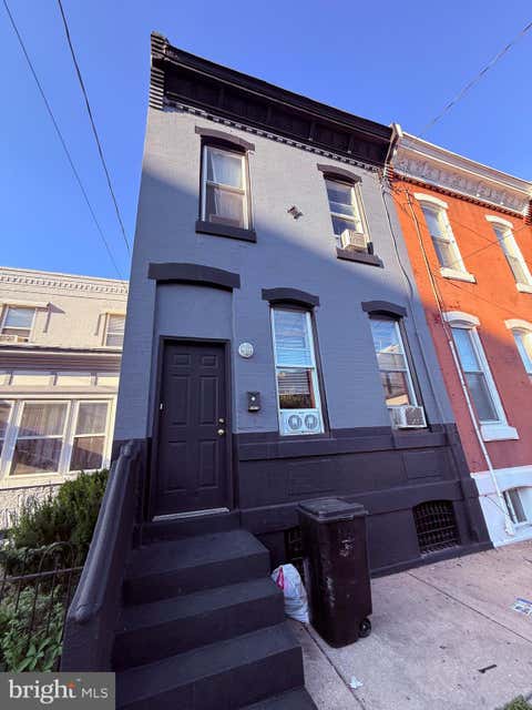 Townhouse For Sale - 1715 Wharton Street<br/> PHILADELPHIA, PA 19146