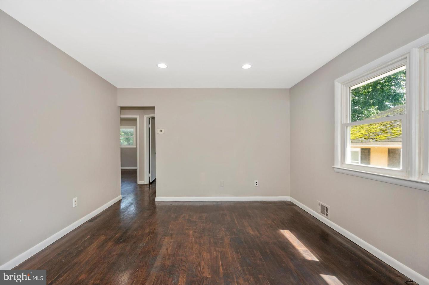 CATONSVILLE MANOR - Residential