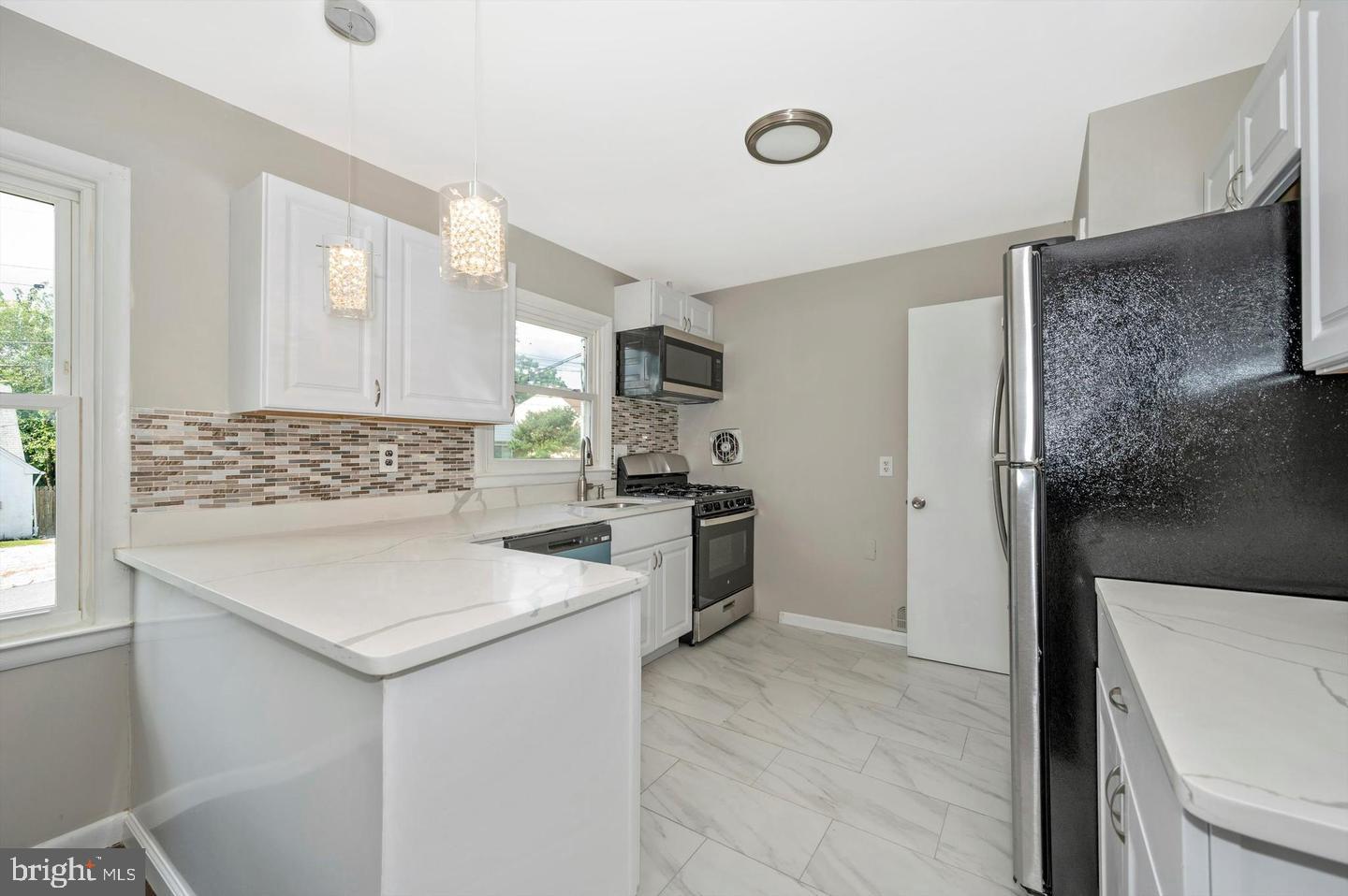 CATONSVILLE MANOR - Residential