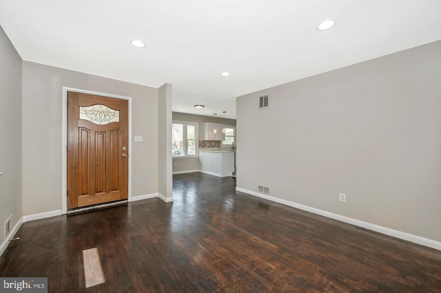CATONSVILLE MANOR - Residential