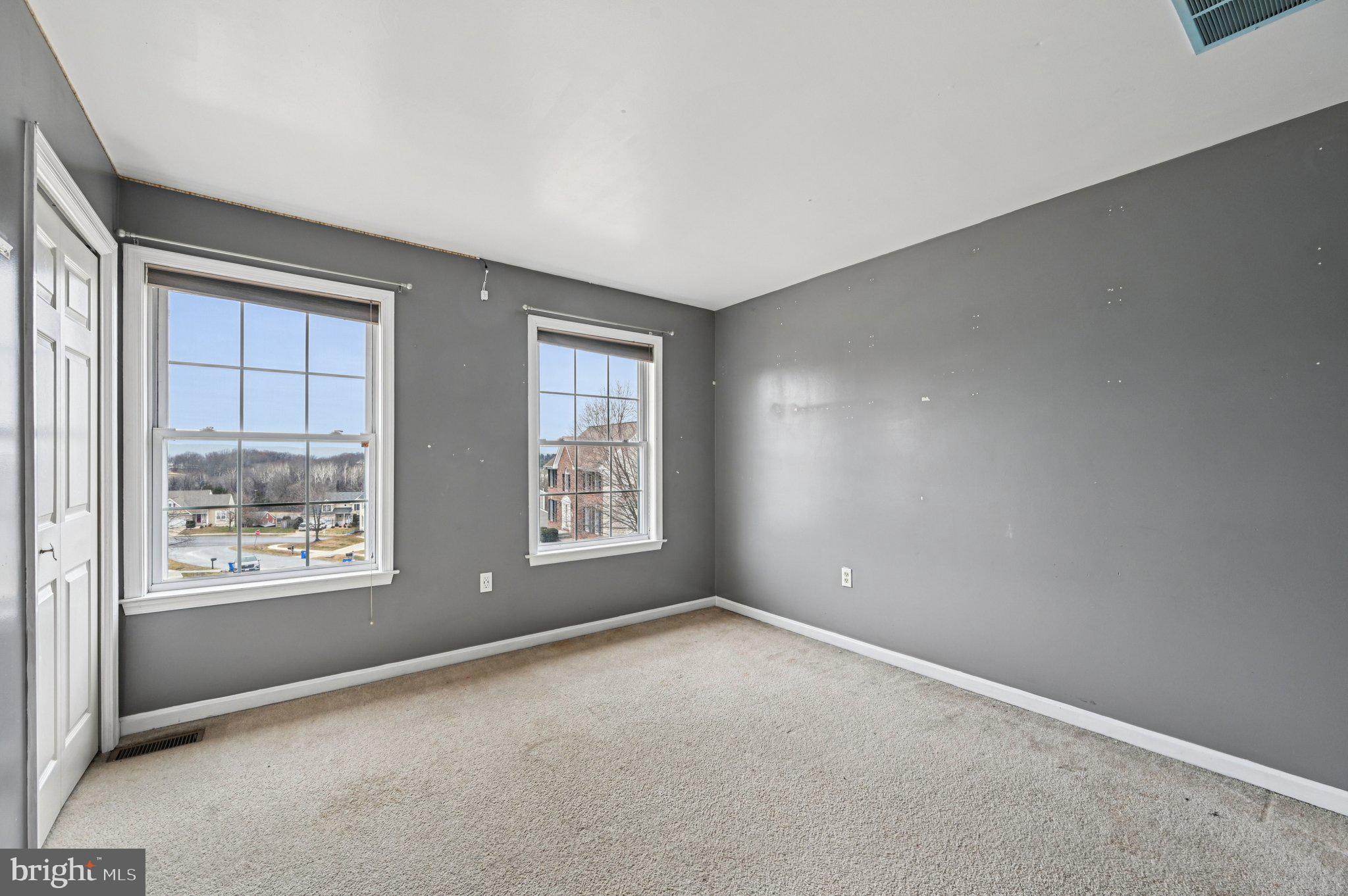 HOLLY RIDGE - Residential