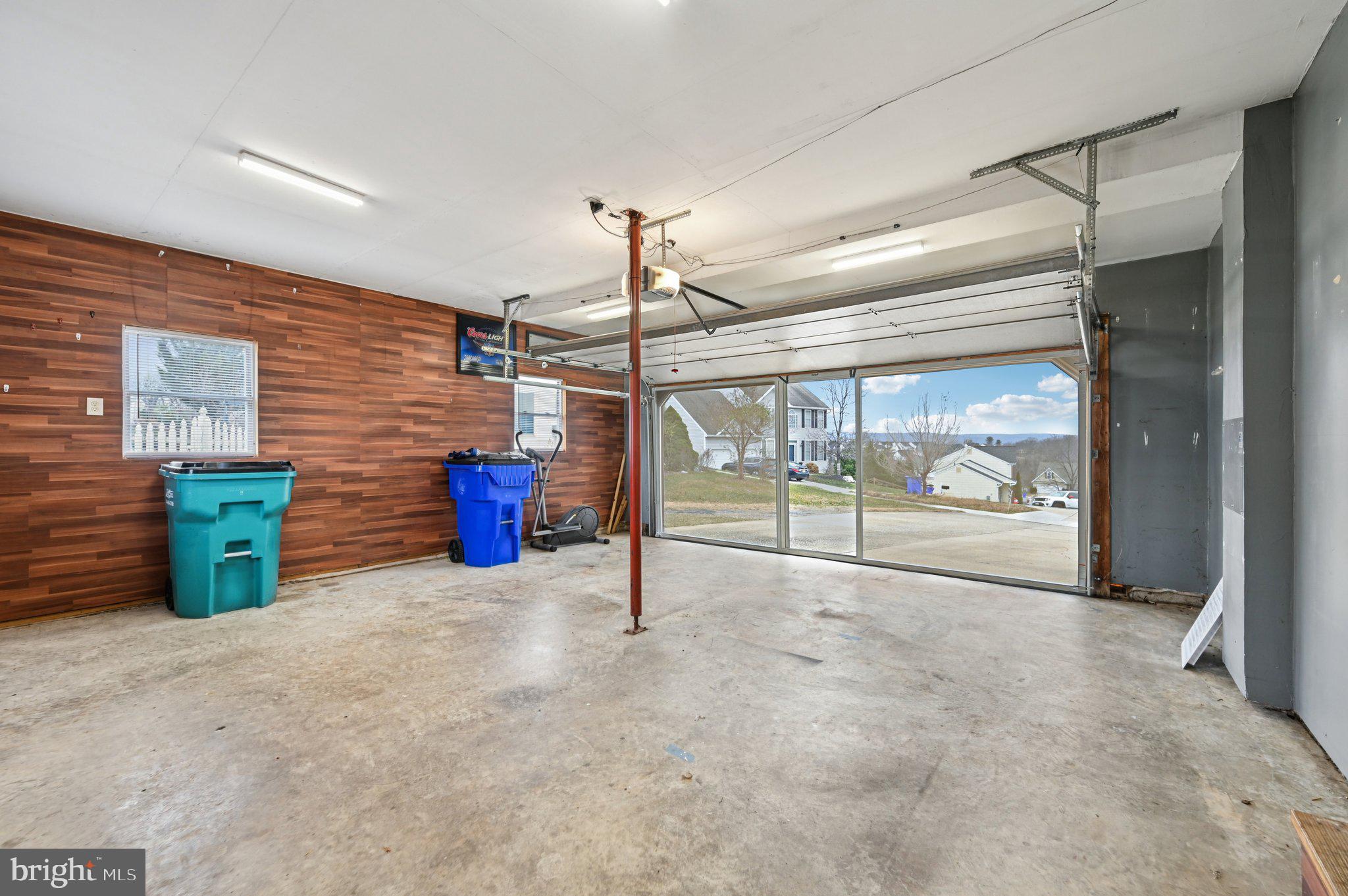 HOLLY RIDGE - Residential