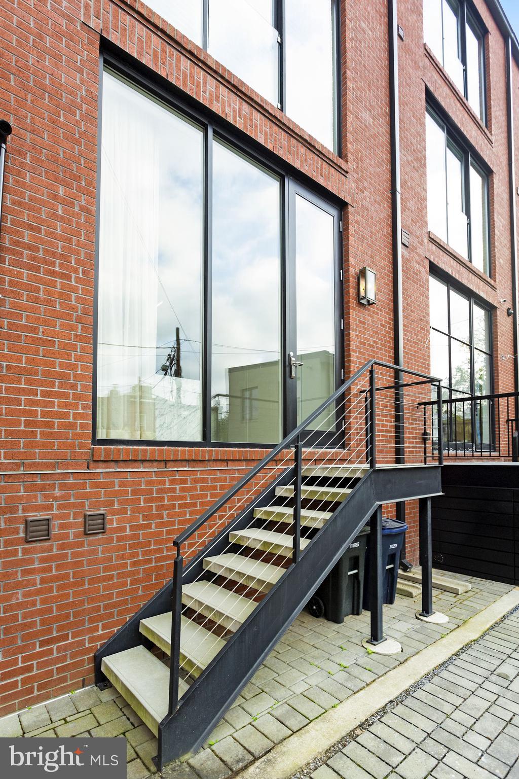 CAPITOL HILL - Residential