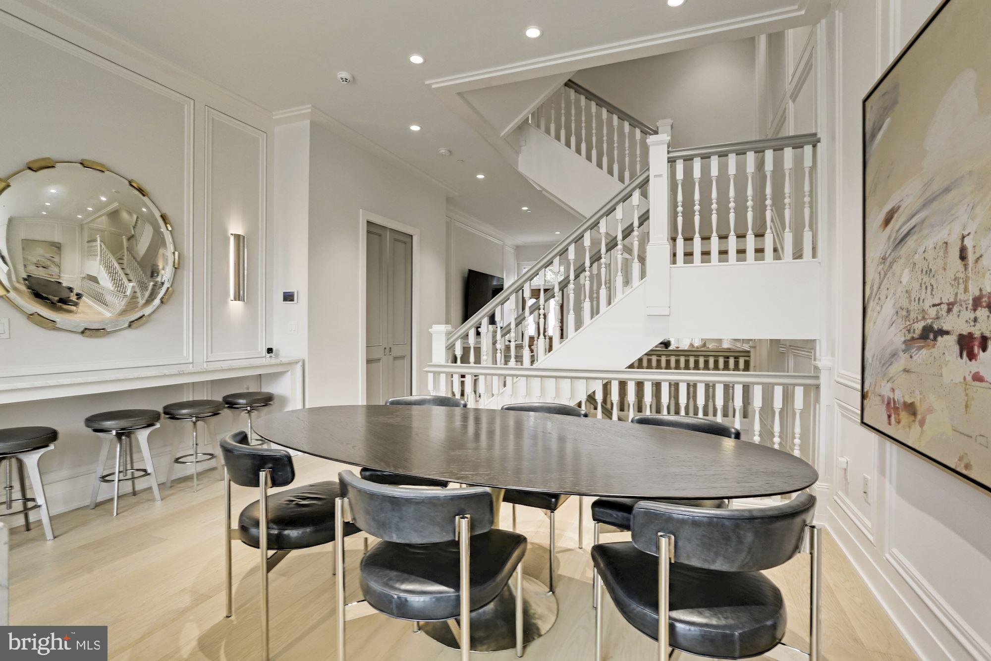 CAPITOL HILL - Residential
