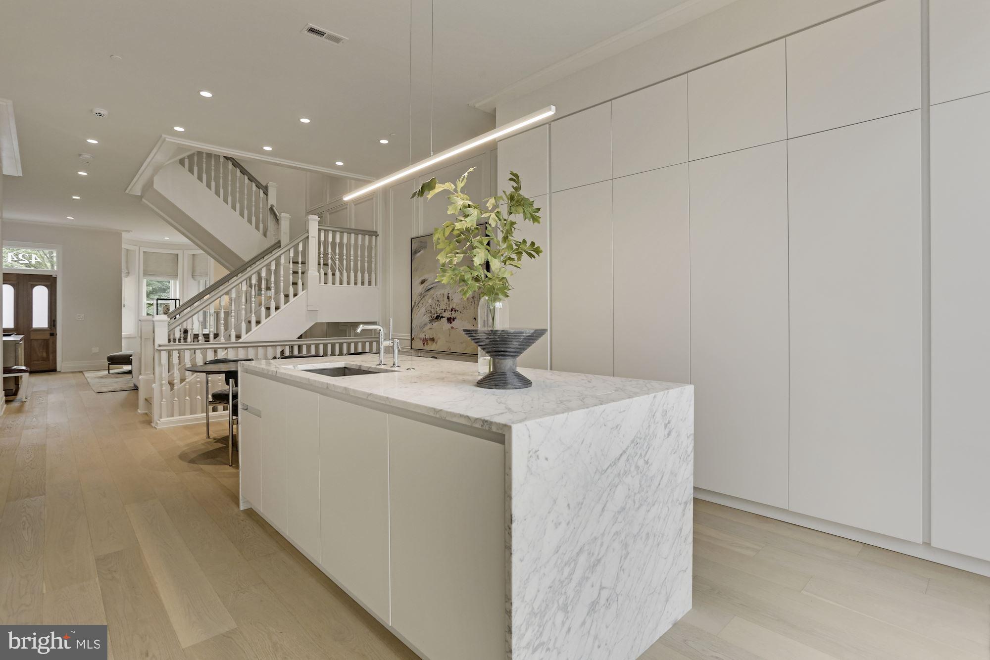 CAPITOL HILL - Residential