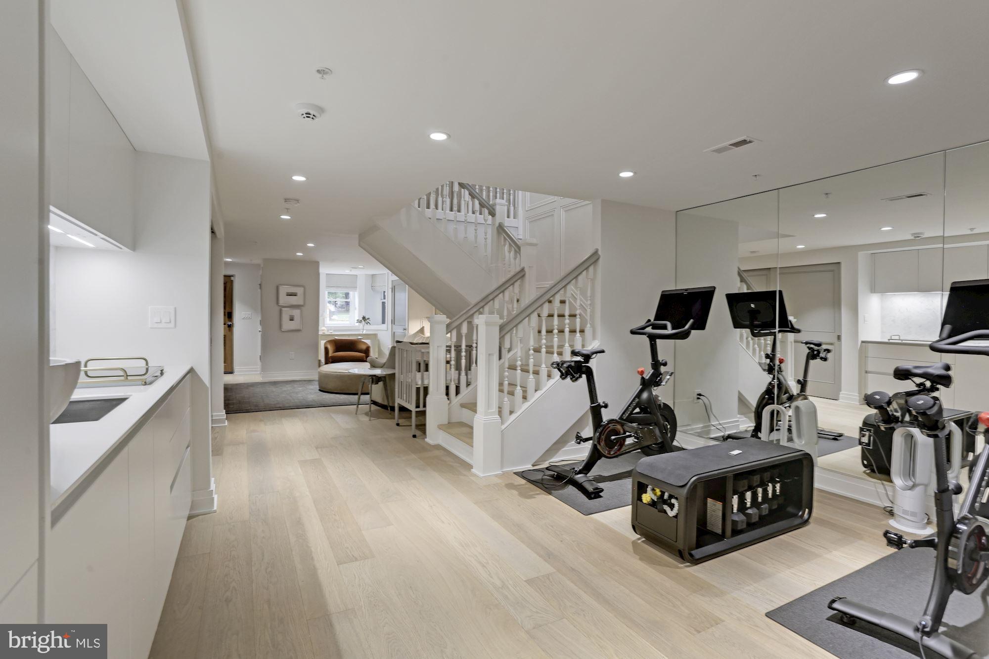 CAPITOL HILL - Residential