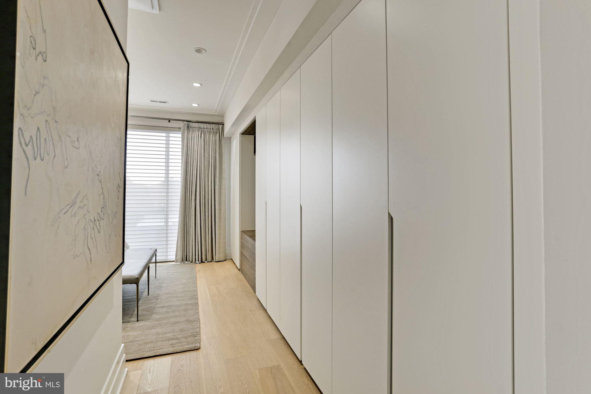 CAPITOL HILL - Residential