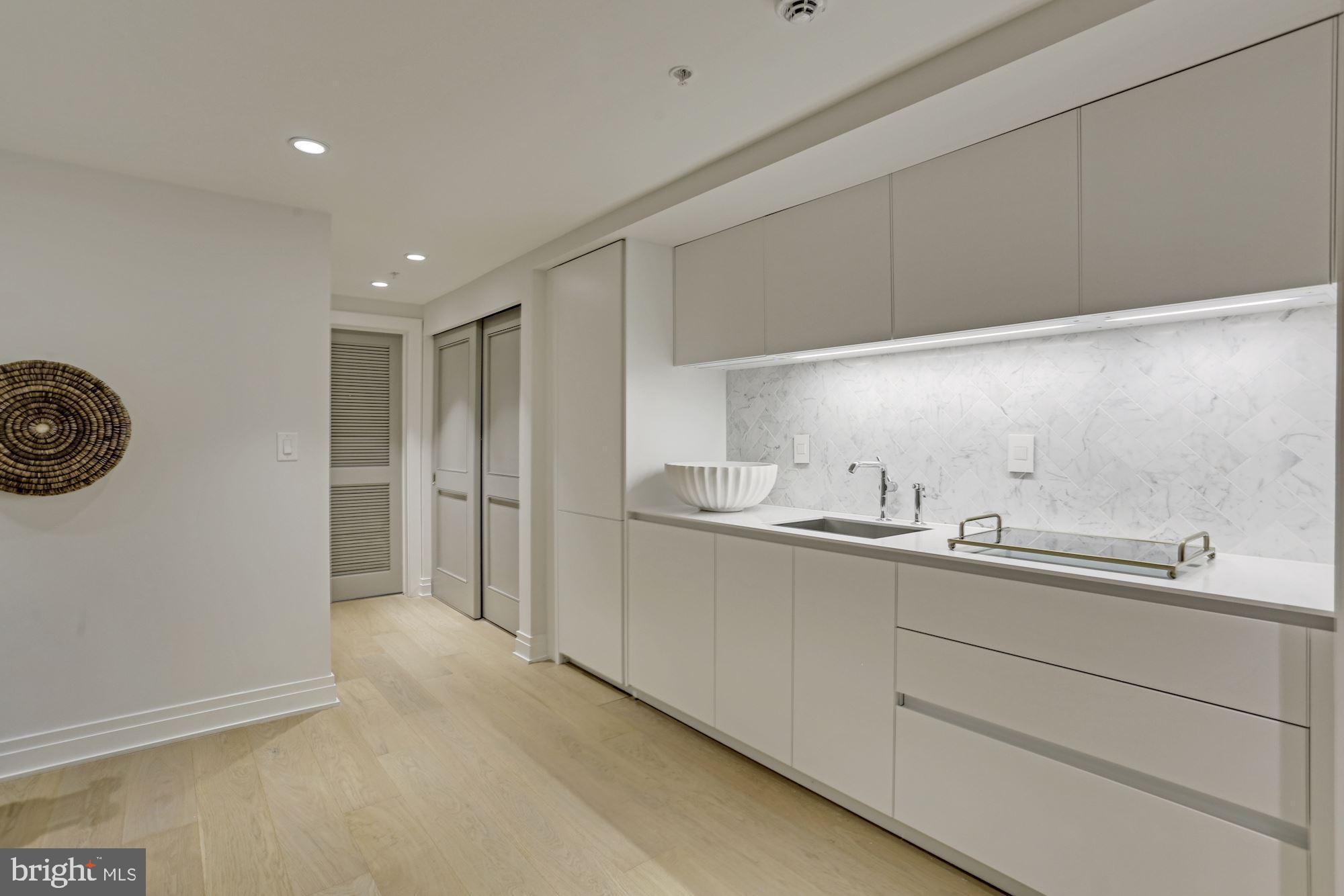 CAPITOL HILL - Residential