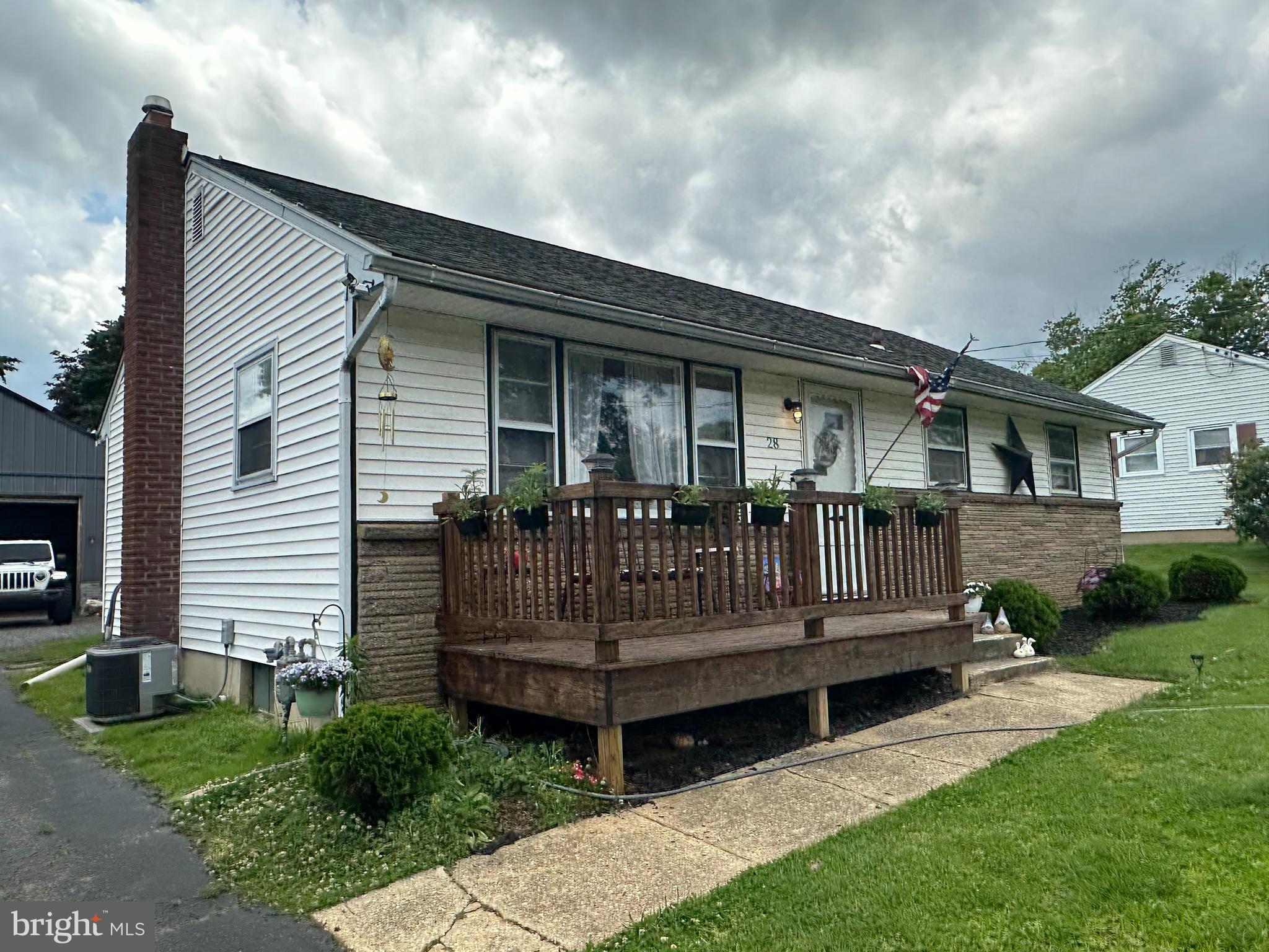 28 PINEVIEW TERRACE