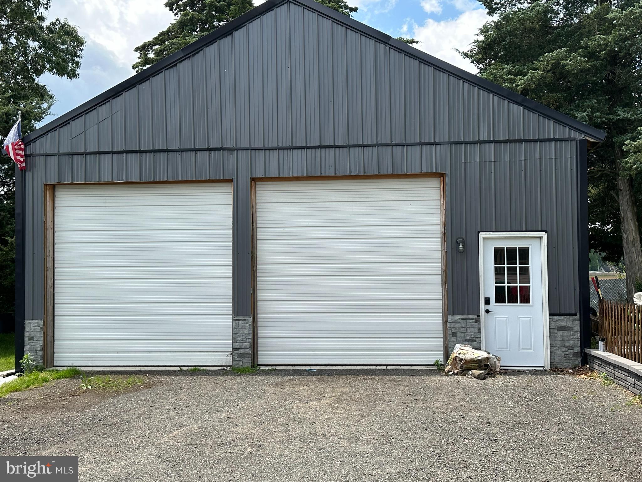 28 PINEVIEW TERRACE