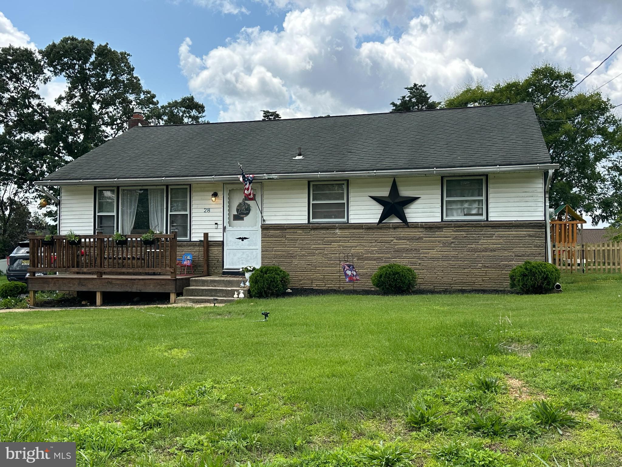 28 PINEVIEW TERRACE