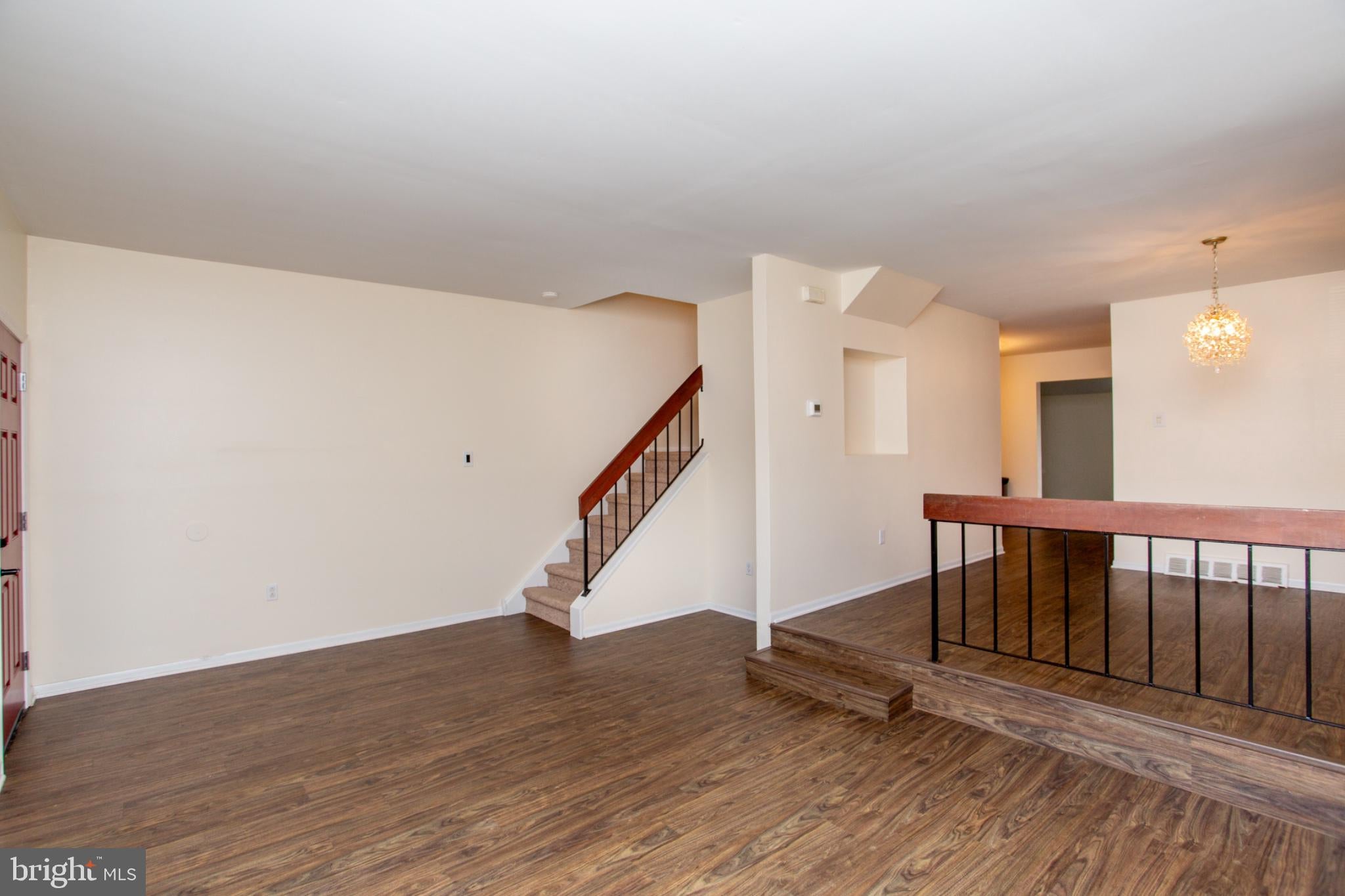 1437 ATTERBURY WAY