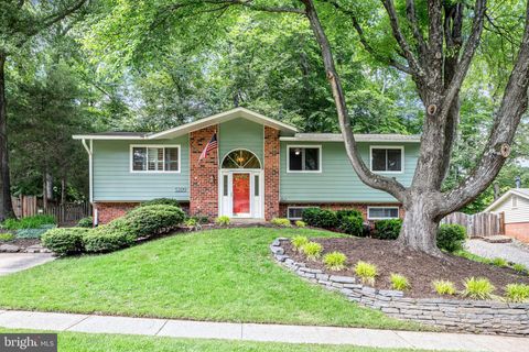 5209 STONINGTON DRIVE FAIRFAX VA 22032