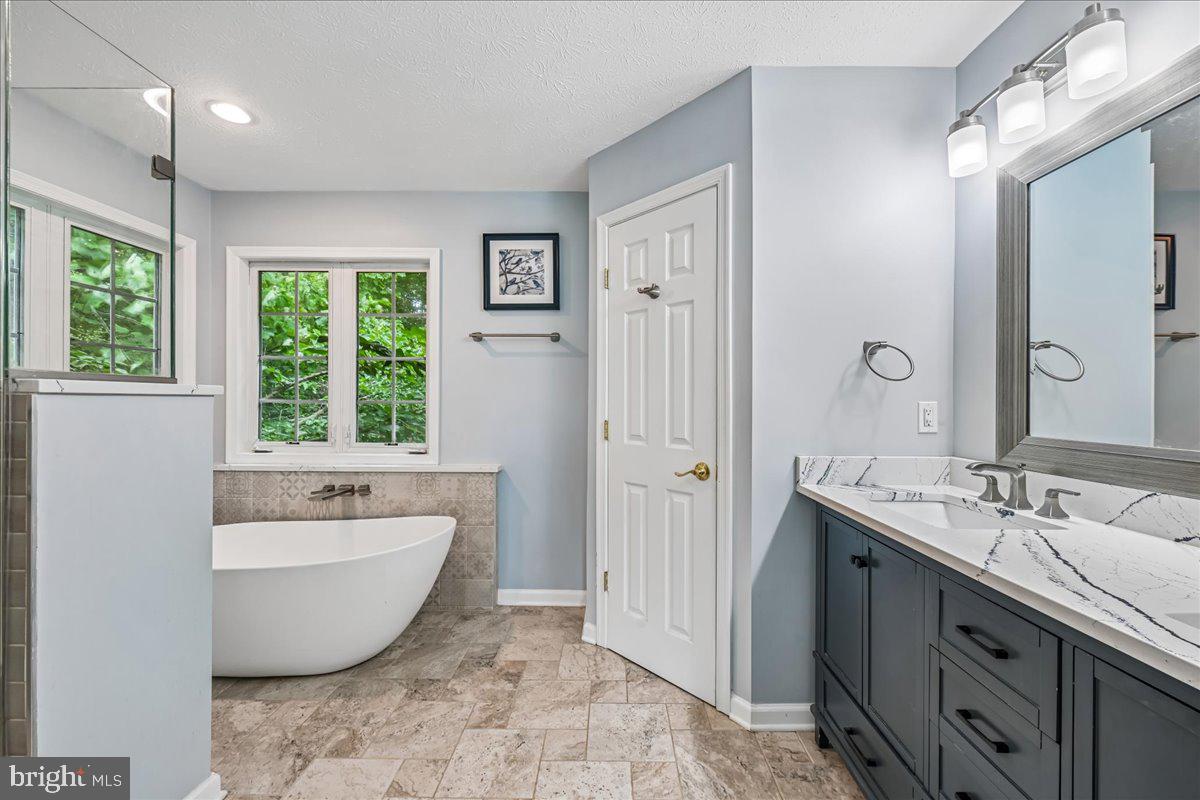 16956 RIVERS REACH LANE