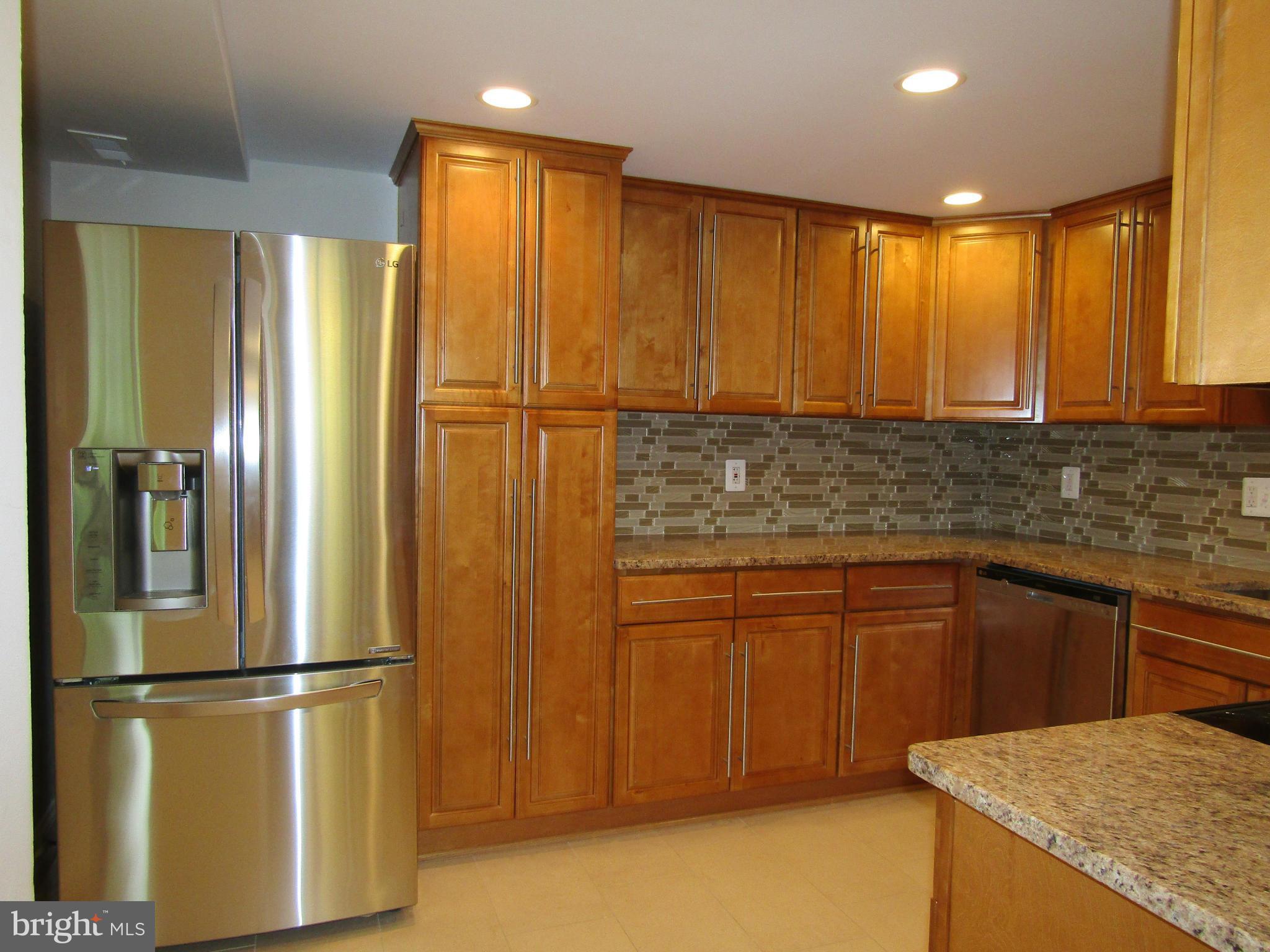 GLEN ORA-PLAT TWO> - Residential