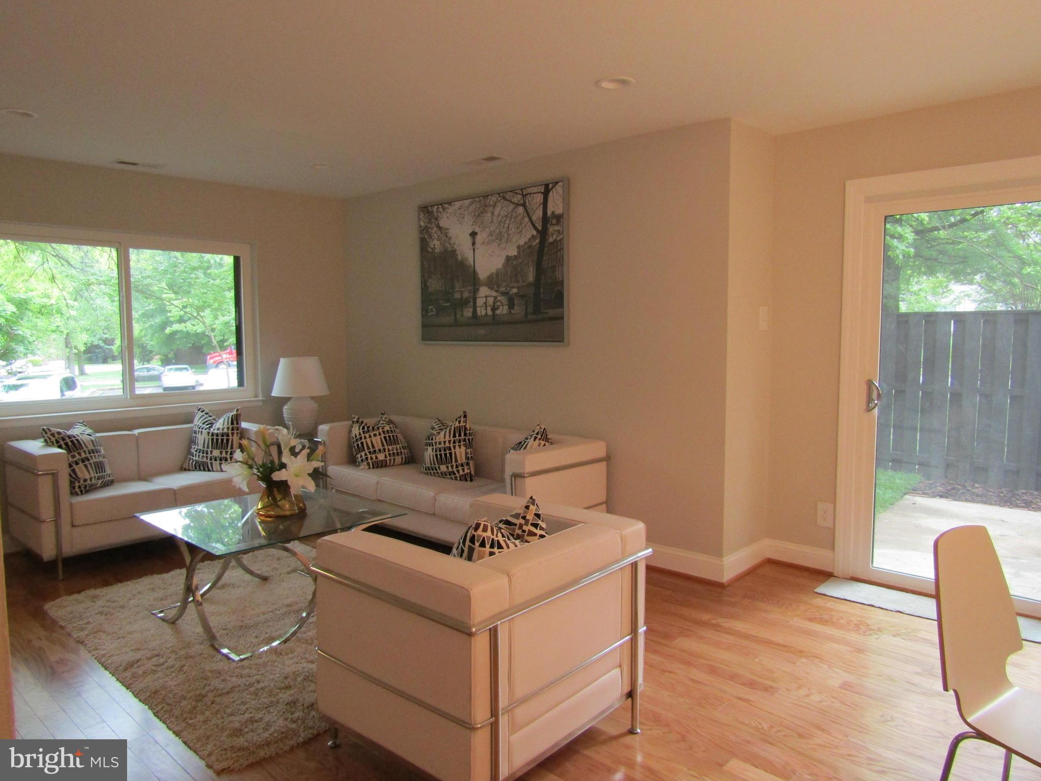 GLEN ORA-PLAT TWO> - Residential