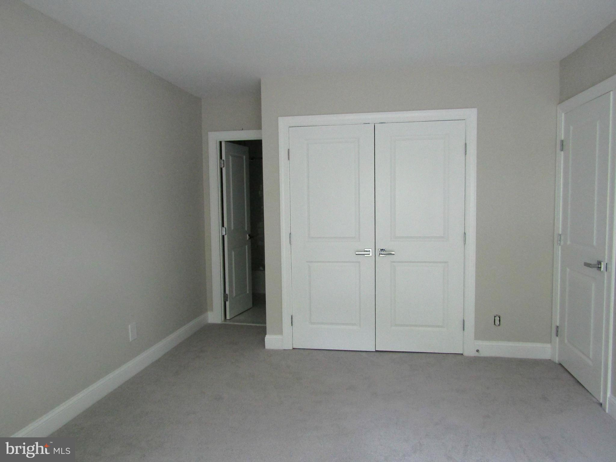 GLEN ORA-PLAT TWO> - Residential