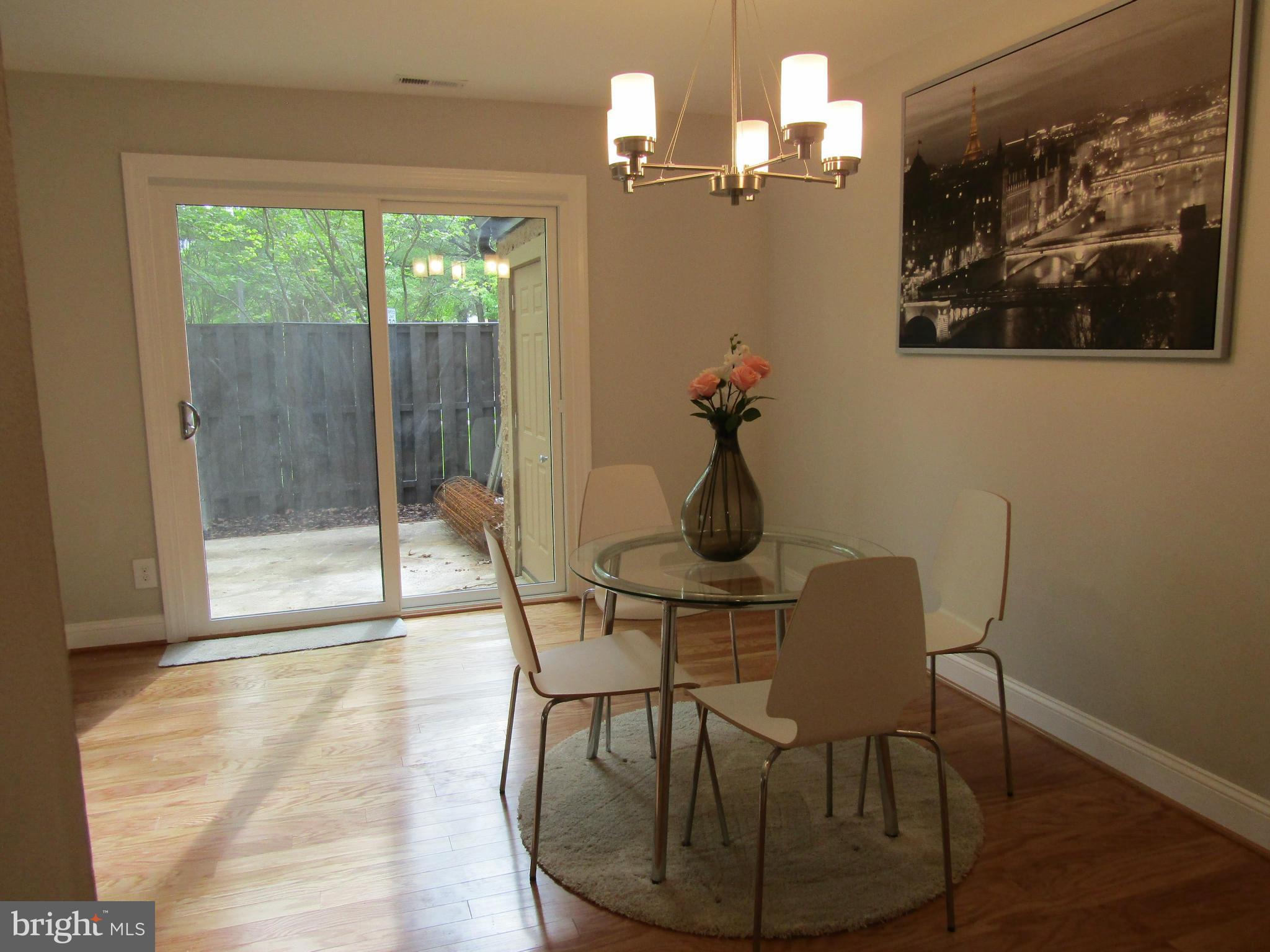 GLEN ORA-PLAT TWO> - Residential