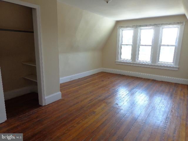 25 MONTROSE AVENUE 7