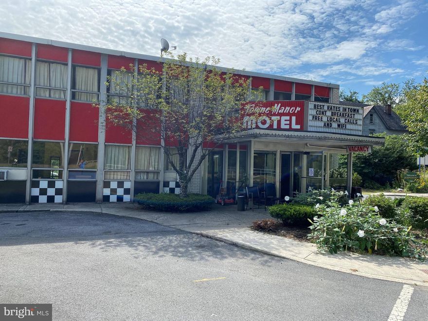 55 Unit, 2 story Motel with Lobby and Dining Area for sale. Ideal  for Owner/Operator and Live in Operator. Located on Main Arterial Roads close to hospital, Govt. buildings local and federal  and Minor League Ball Park. Great upside potential