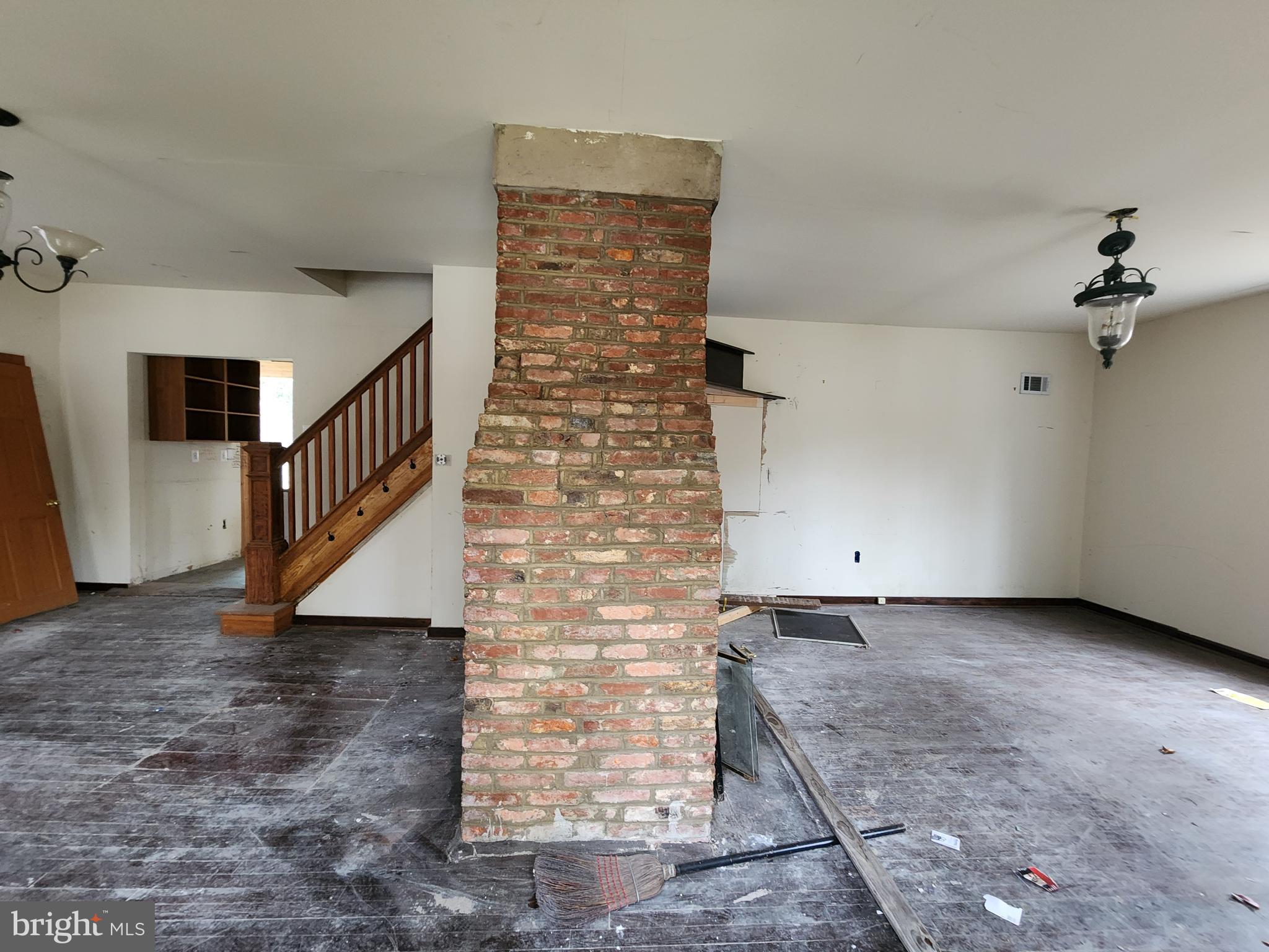 MOUNT WASHINGTON - Residential