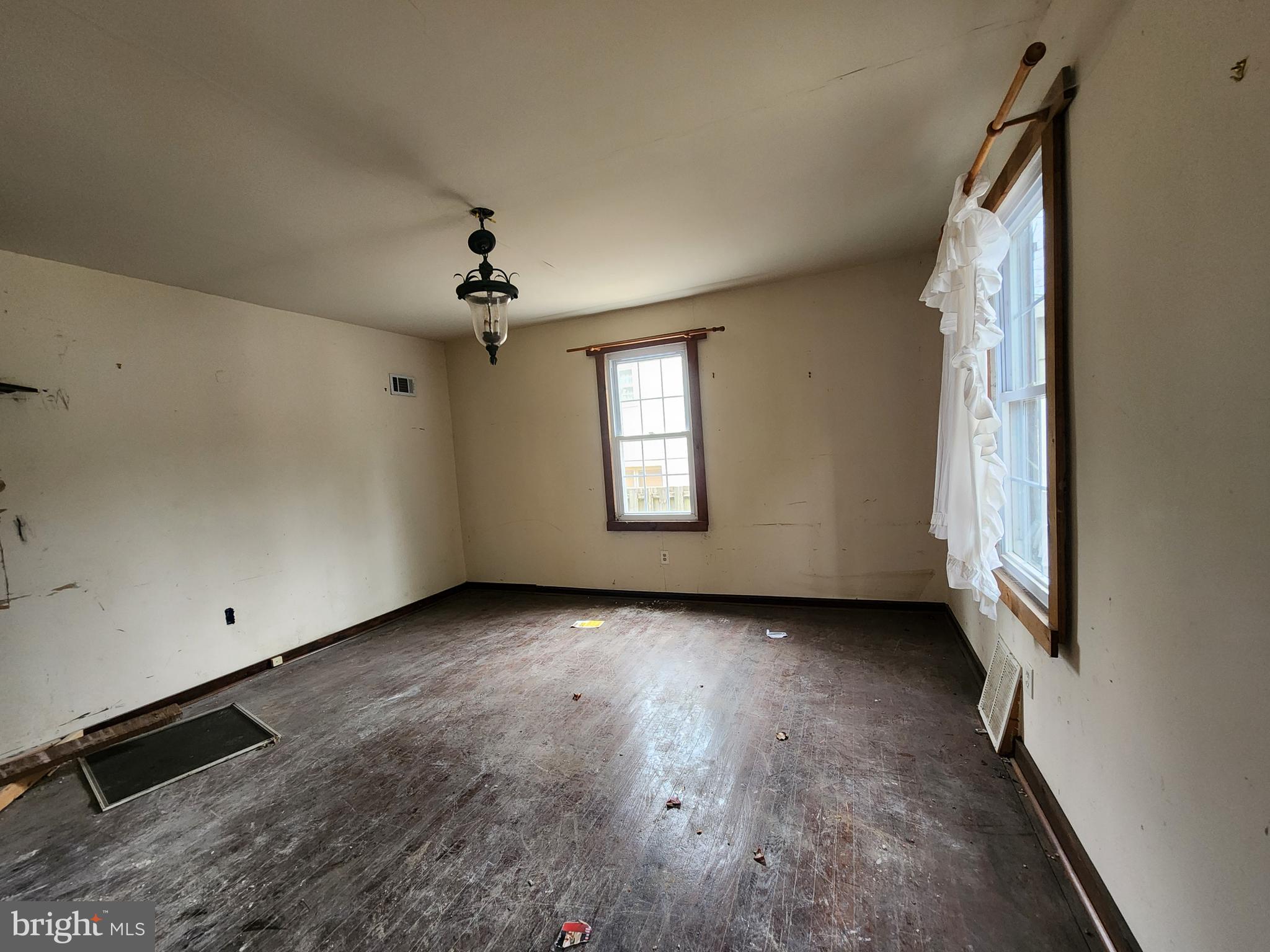 MOUNT WASHINGTON - Residential