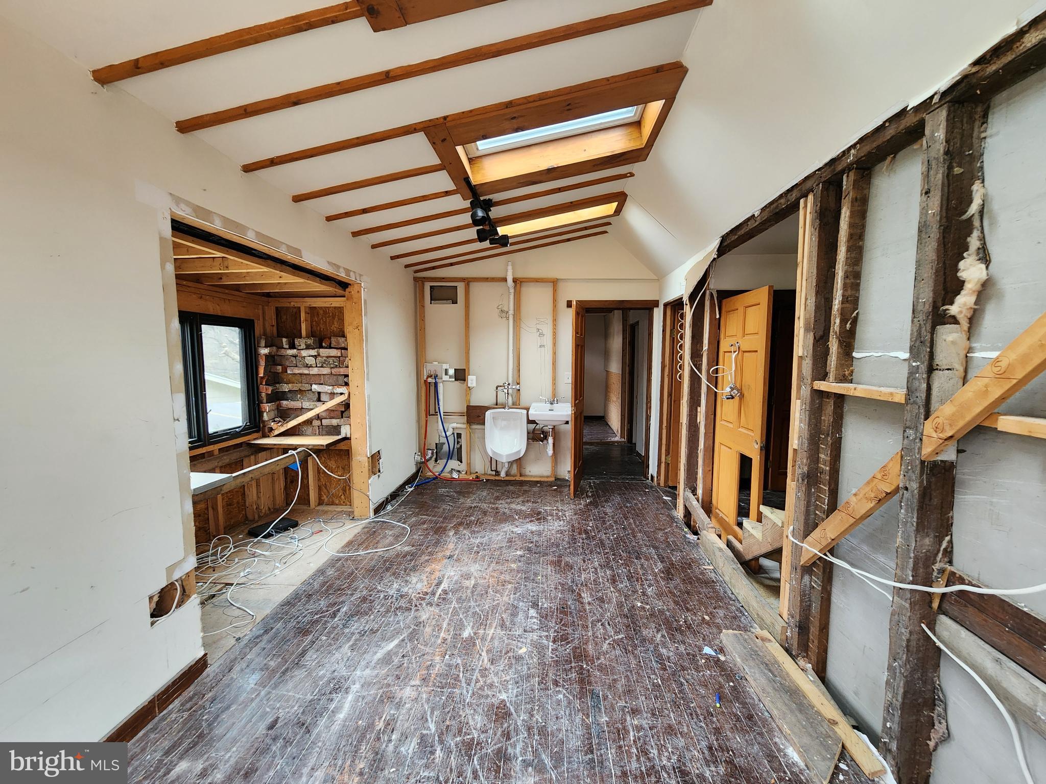 MOUNT WASHINGTON - Residential