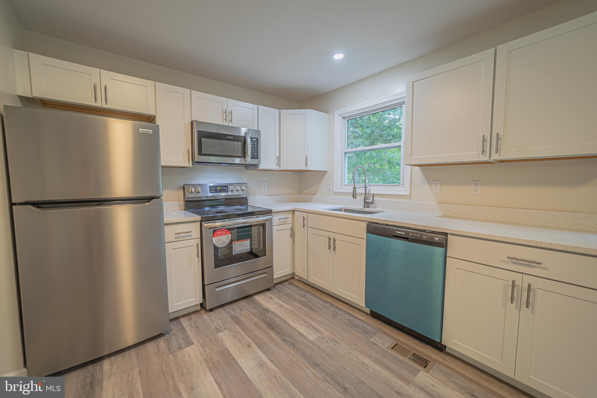 SHADY ACRES - Residential