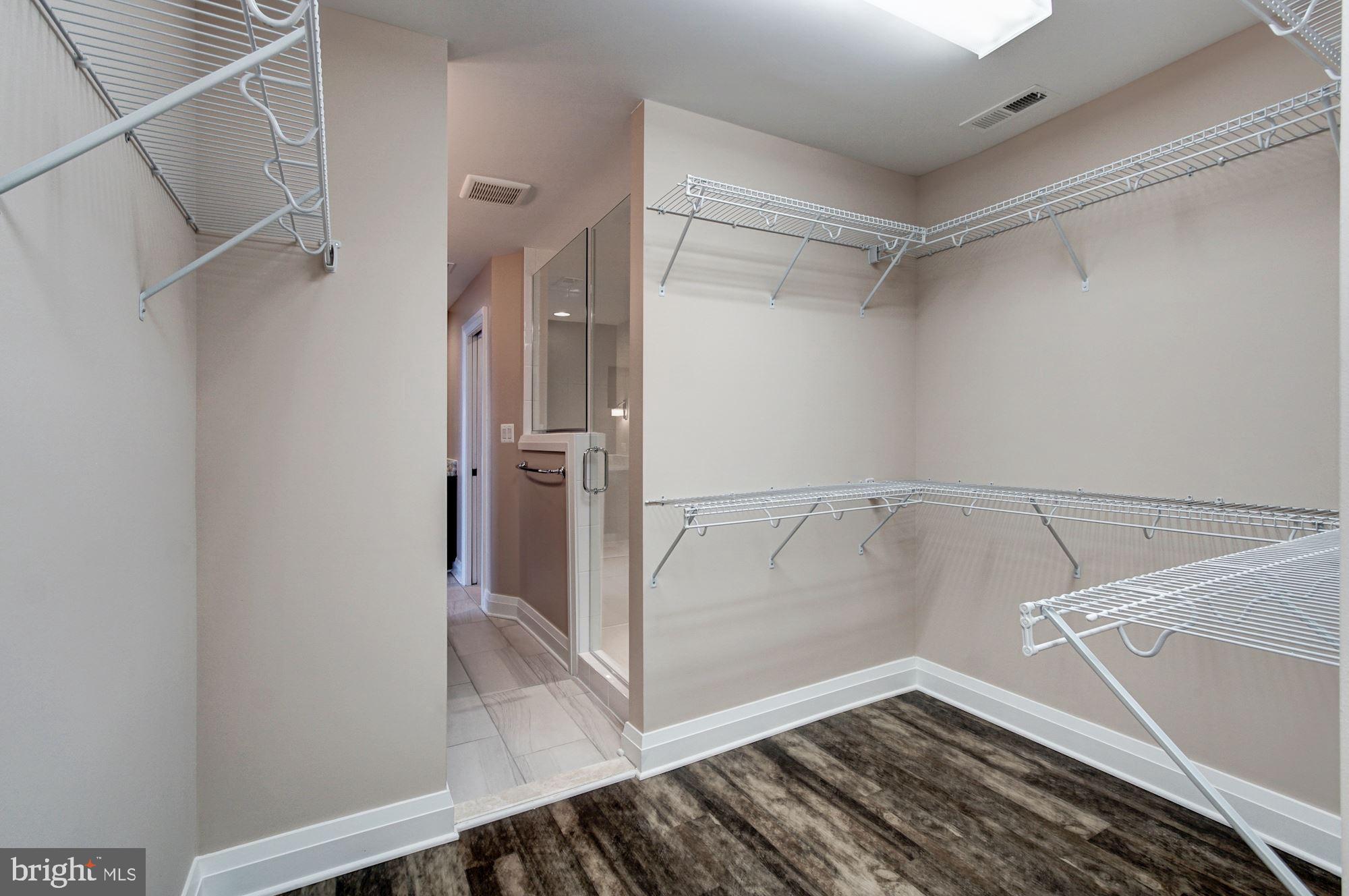 SHADY SIDE - Residential