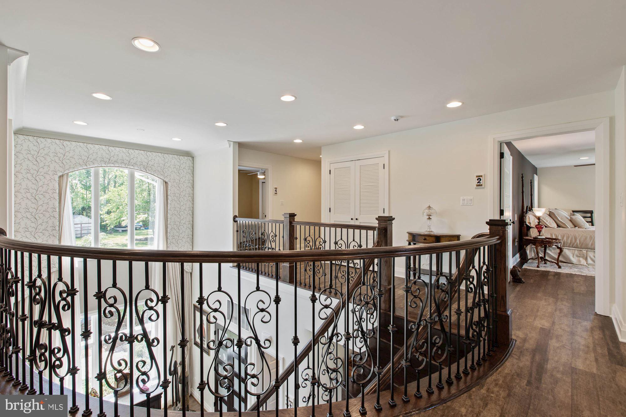 SHADY SIDE - Residential