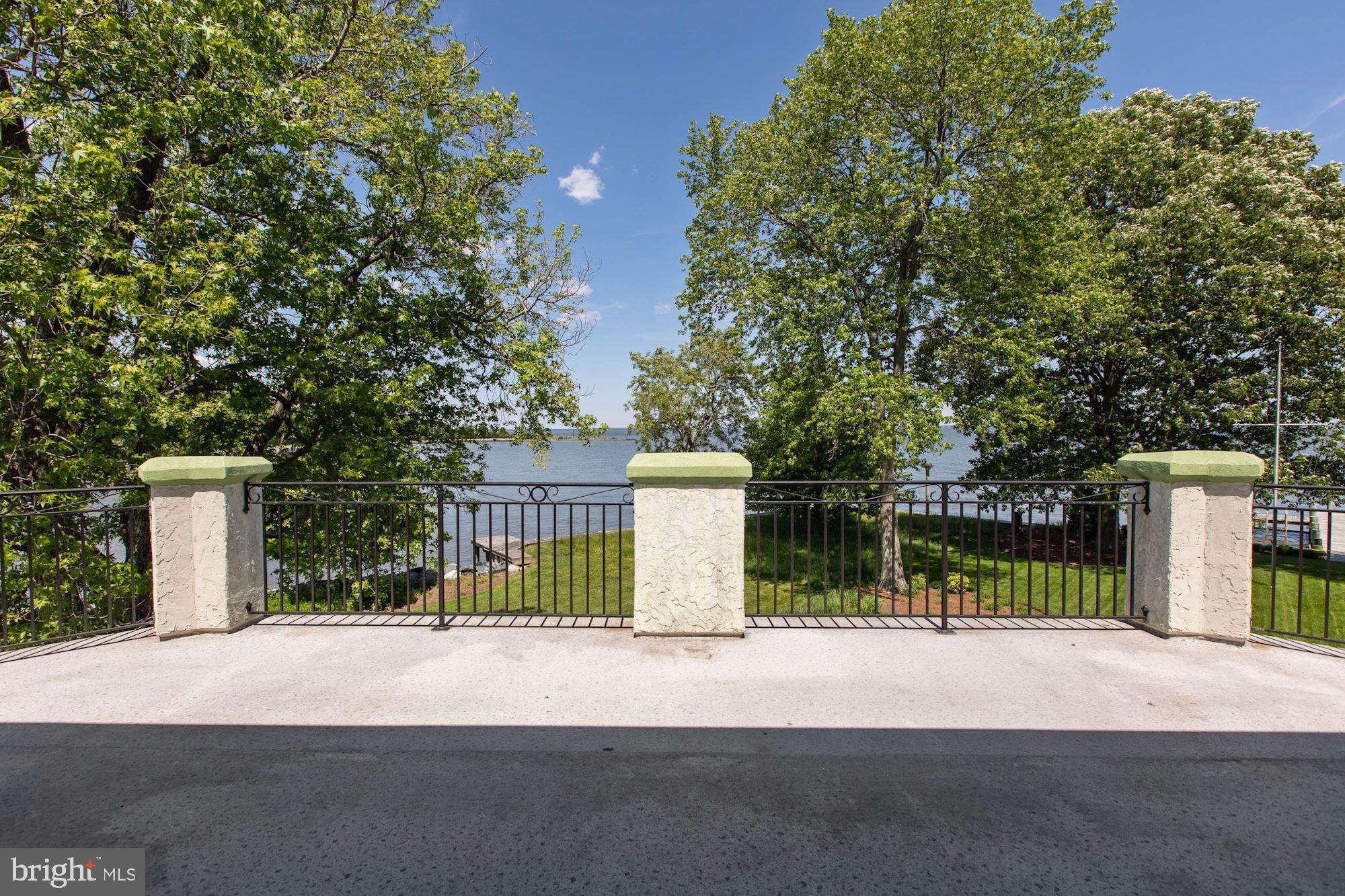 SHADY SIDE - Residential