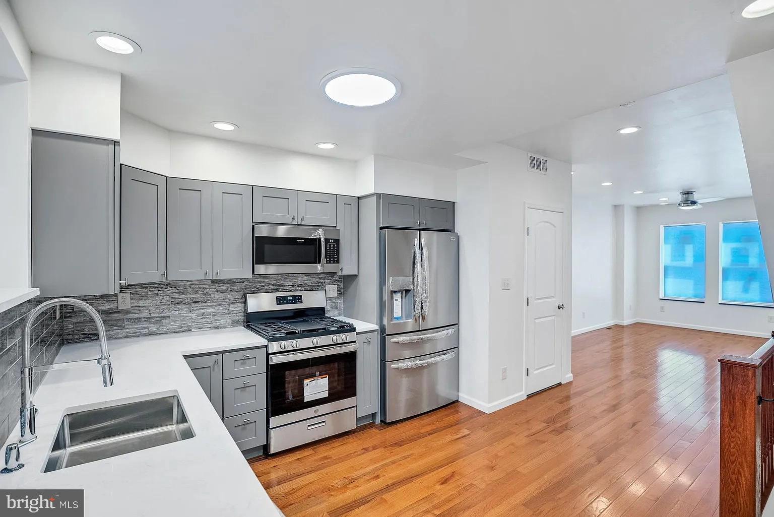 POINT BREEZE - Residential