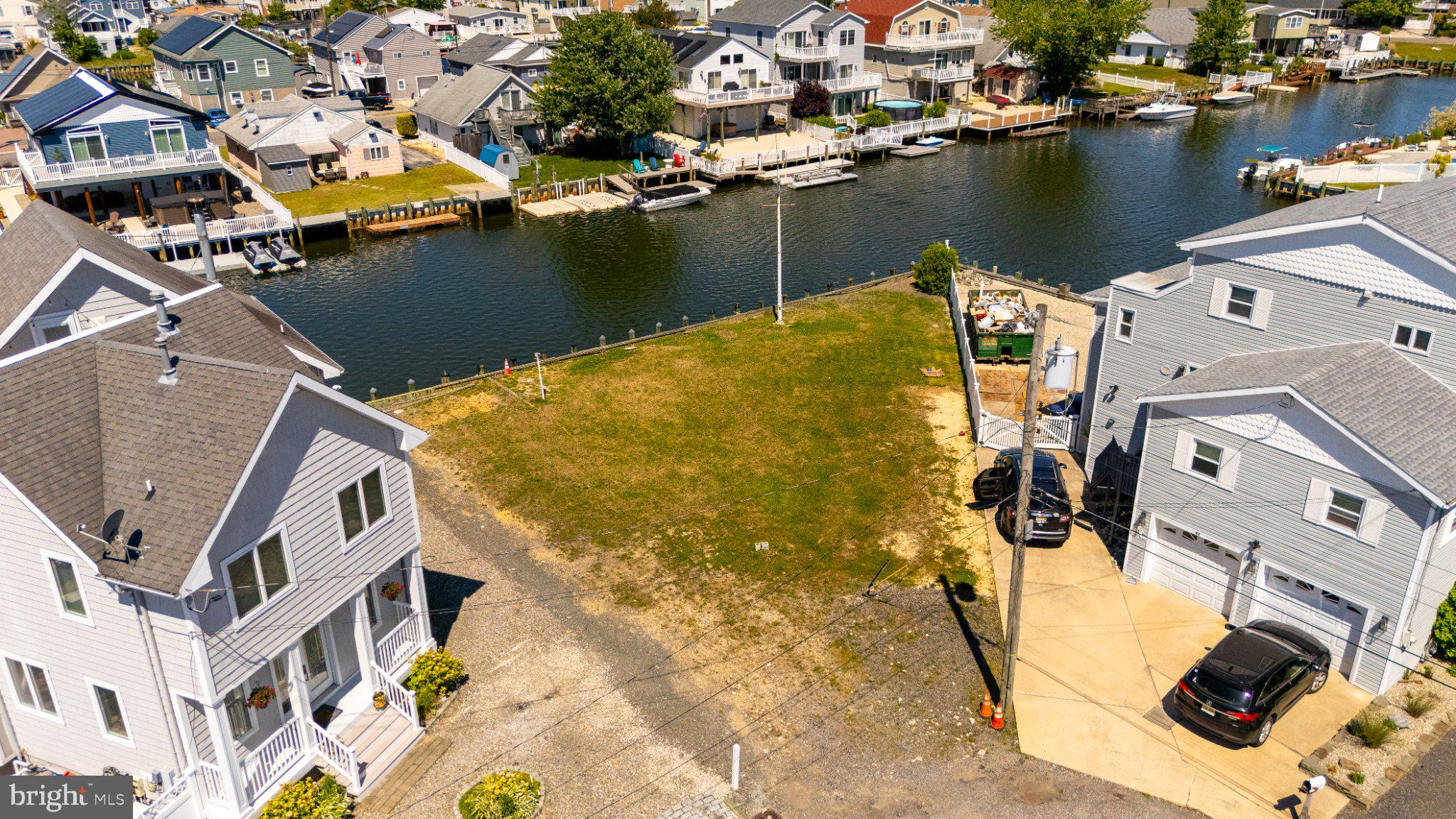 44 W BOAT DRIVE
