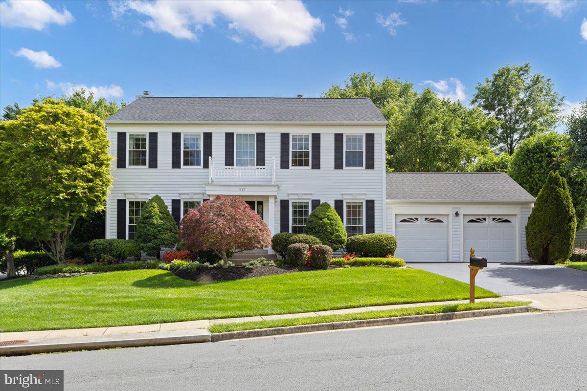 1587 KINGSTREAM CIRCLE