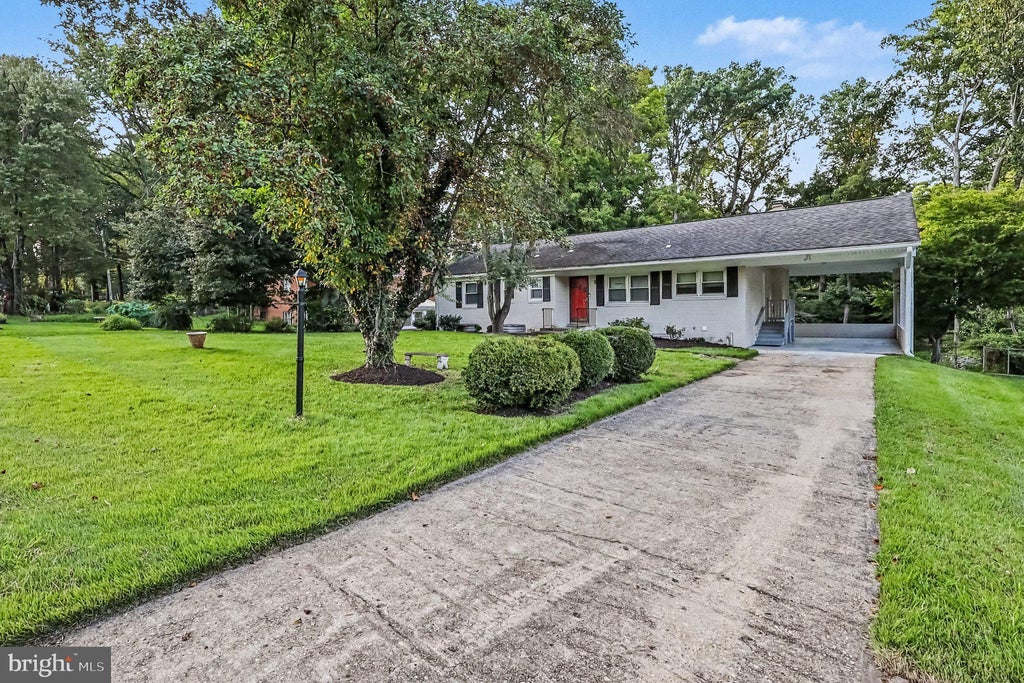 Photo of 8714 Duvall Street, FAIRFAX, VA 22031 (MLS # VAFX2337466)