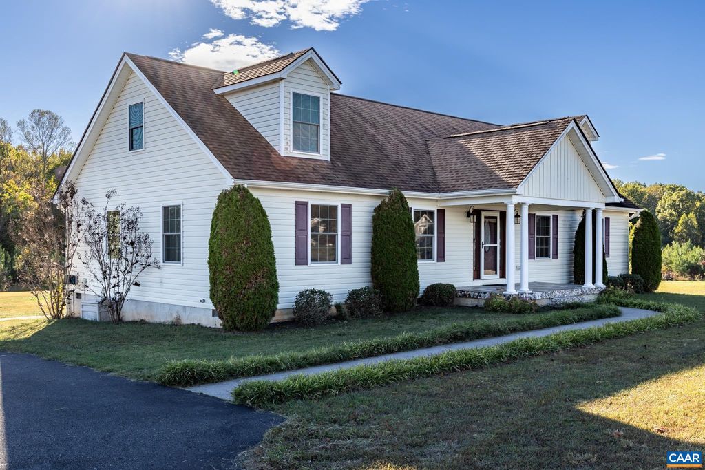 Photo of 478 Rosewood Dr, SCOTTSVILLE, VA 24590 (MLS # 670236)