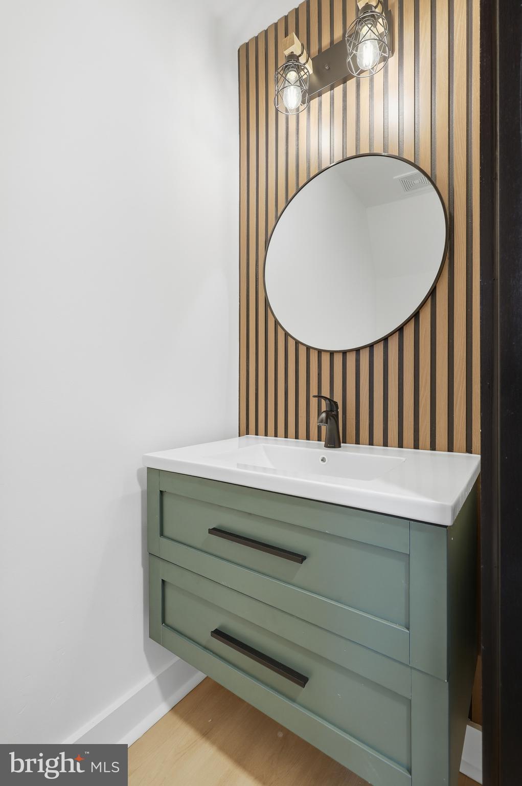 GLADE TOWN - Residential