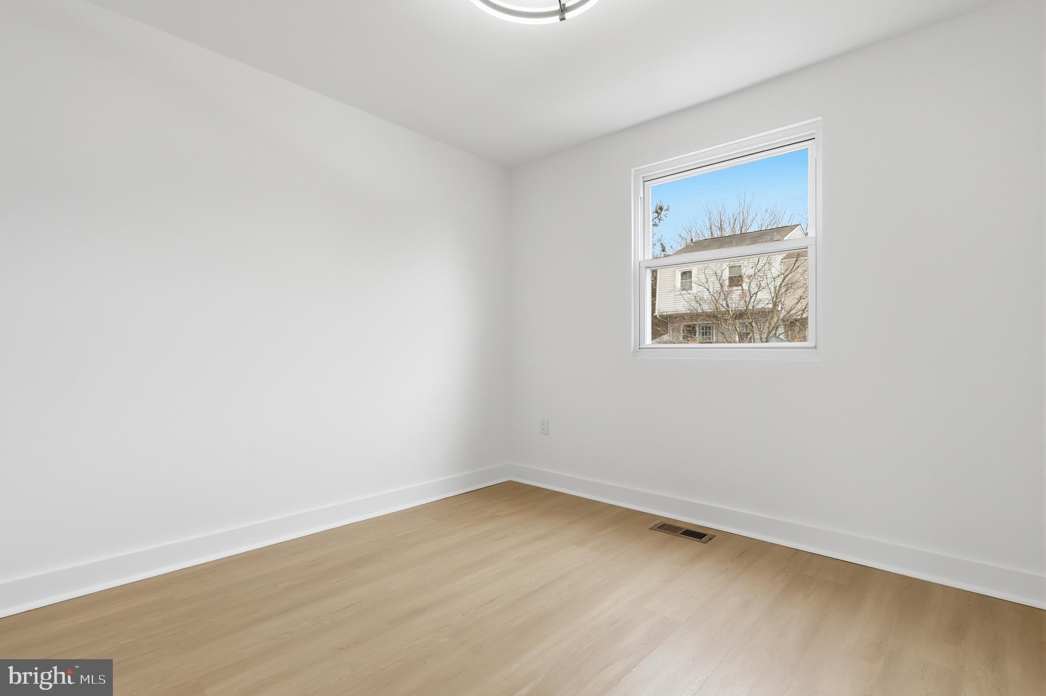 GLADE TOWN - Residential