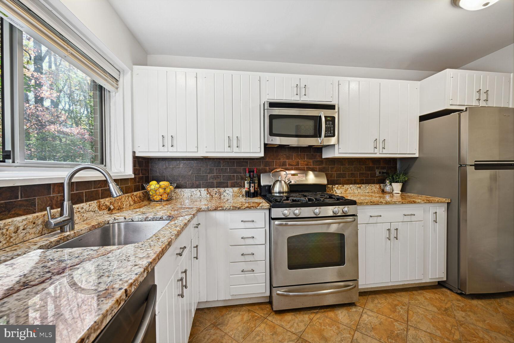 PARKSIDE CONDOMINIUMS - Residential Lease