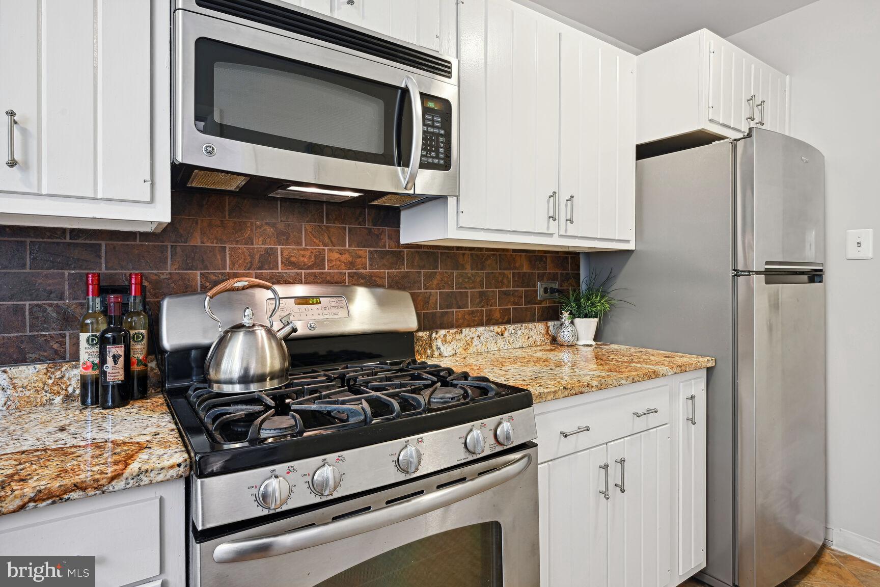 PARKSIDE CONDOMINIUMS - Residential Lease