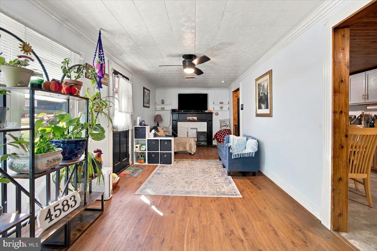 4583 BRENFORD ROAD